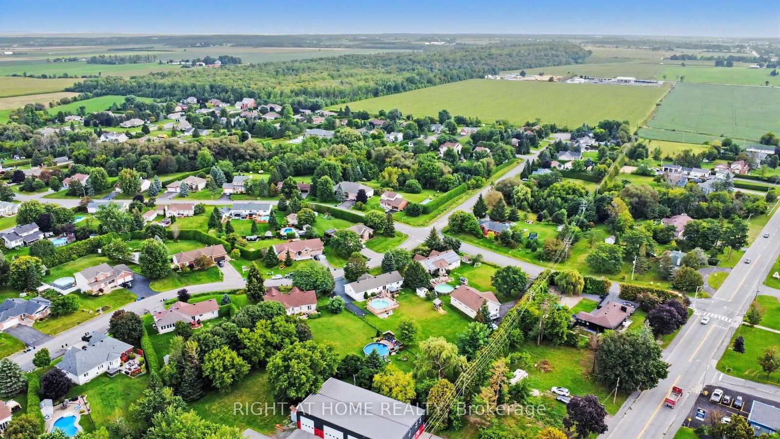 1250 Loeper Street • Orleans, ON photo 41