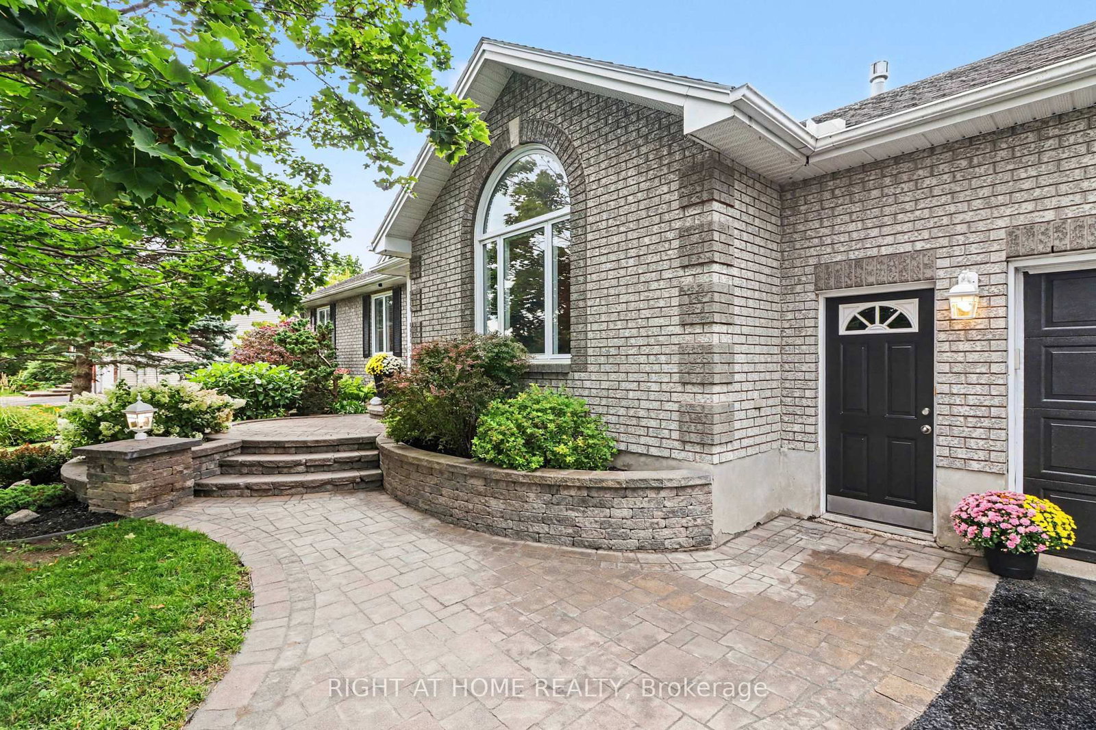 1250 Loeper Street • Orleans, ON photo 5
