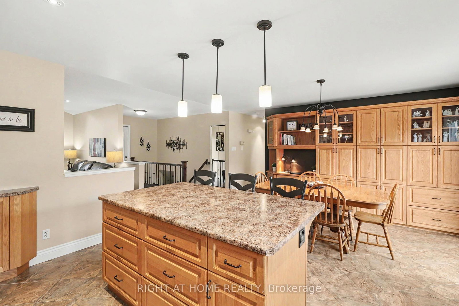 1250 Loeper Street • Orleans, ON photo 8