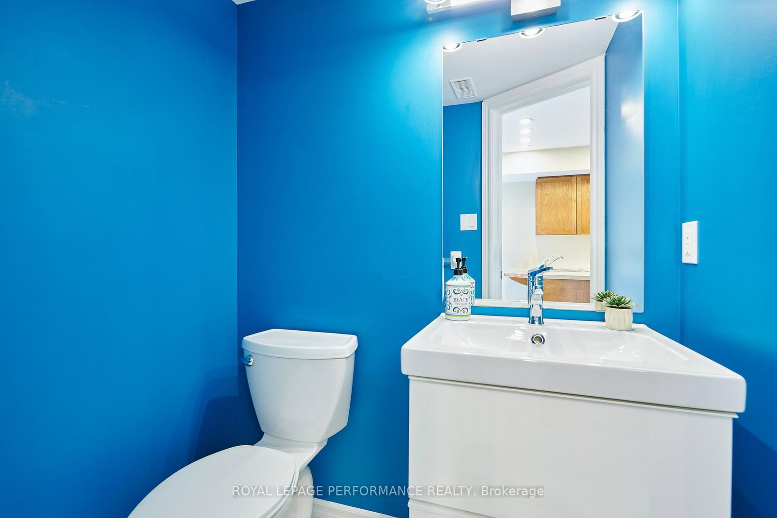 64 Mayflower Private • Ottawa, ON photo 22