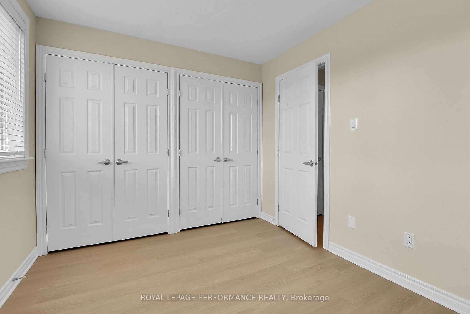 64 Mayflower Private • Ottawa, ON photo 33