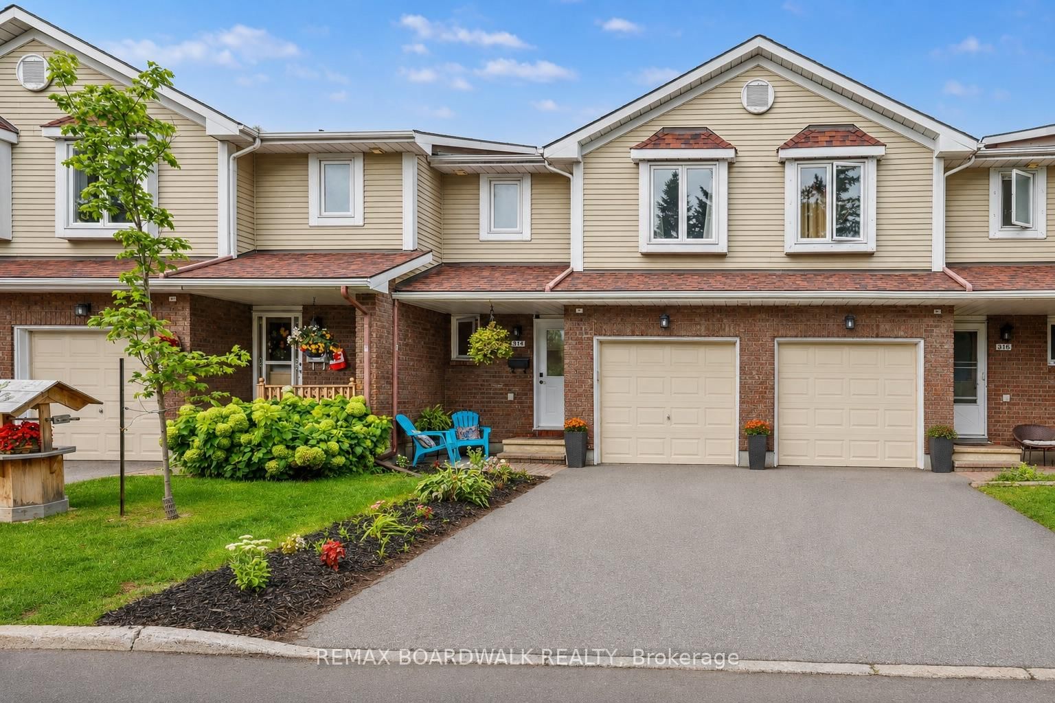 Townhouse for sale at 314 Valade Crescent, Orleans, Ontario, K4A 2X4 - Fallingbrook/Pineridge - MLS: X13723894