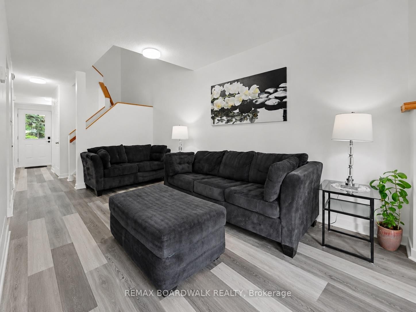314 Valade Crescent • Orleans, ON photo 5