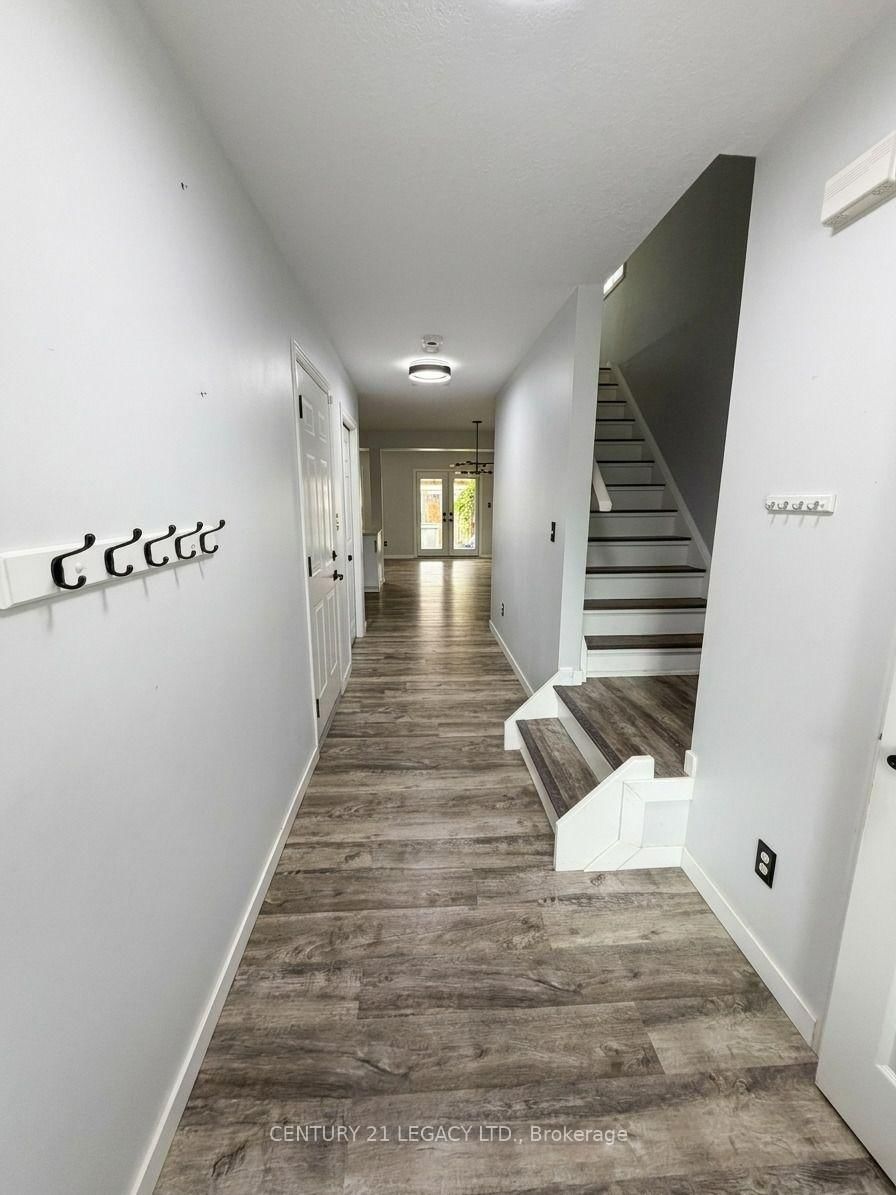 34 Mountain Laurel Crescent • Kitchener, ON photo 4