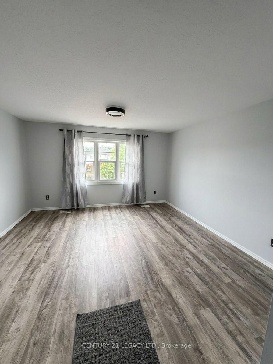 34 Mountain Laurel Crescent • Kitchener, ON photo 6