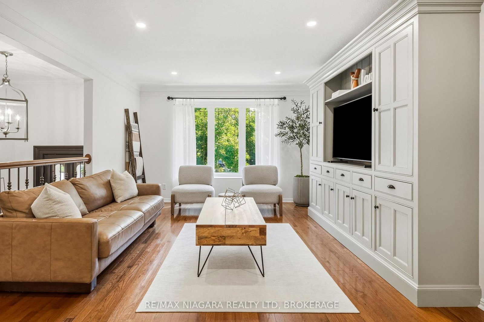 25 Berkhout Terrace • Pelham, ON photo 12