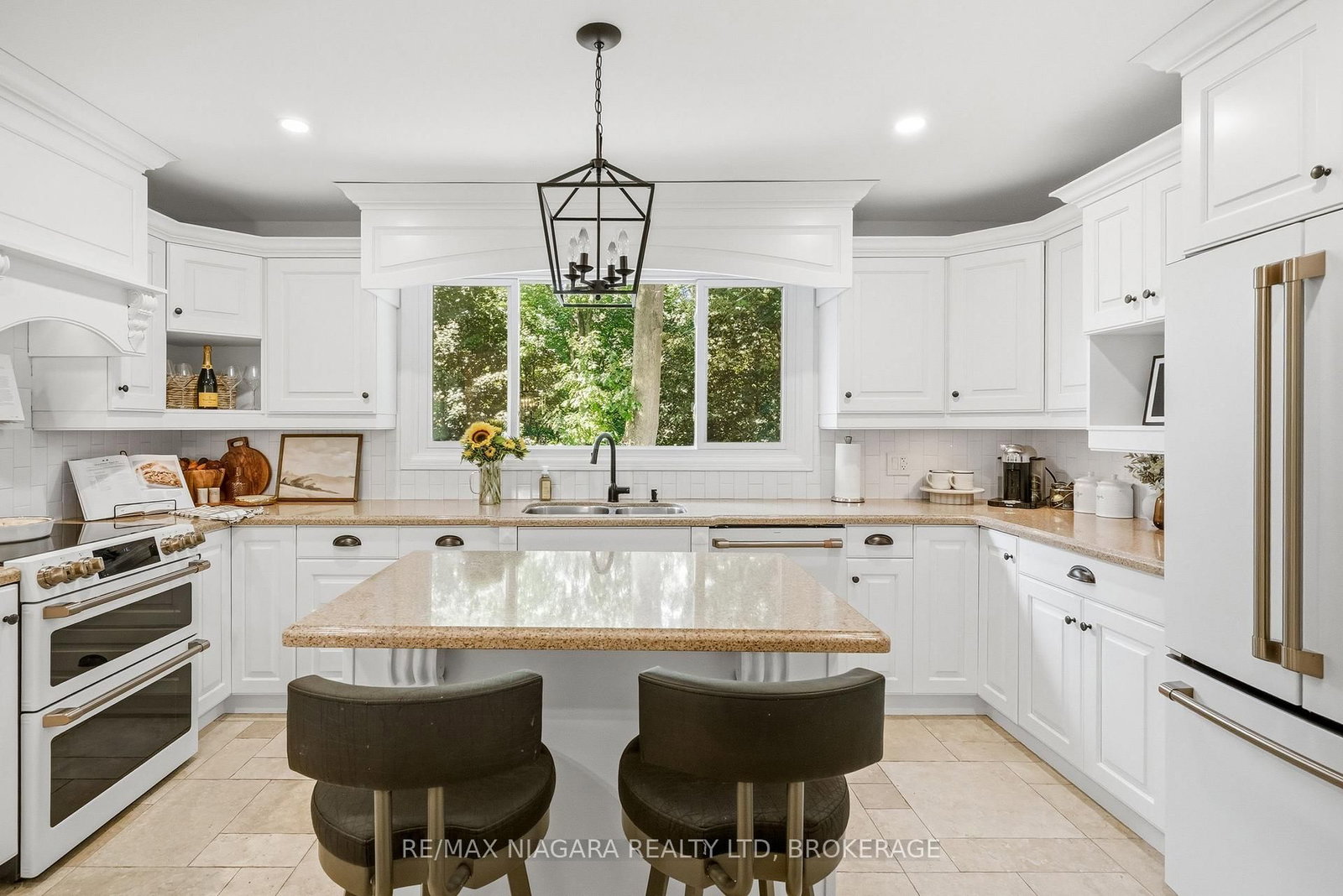 25 Berkhout Terrace • Pelham, ON photo 17