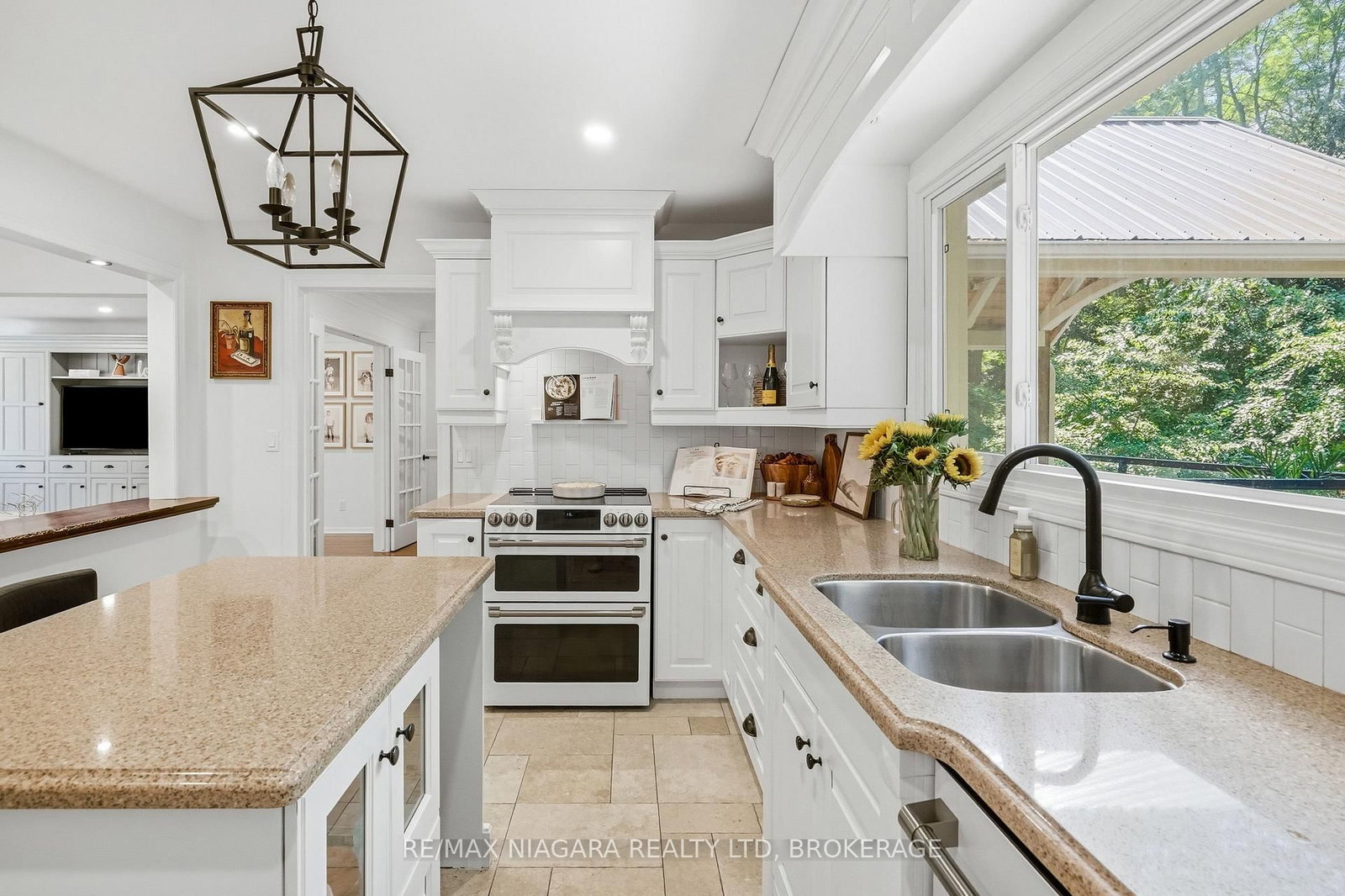 25 Berkhout Terrace • Pelham, ON photo 19