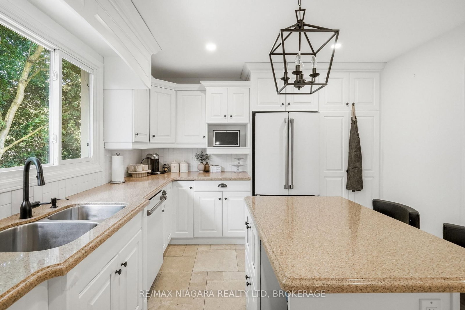 25 Berkhout Terrace • Pelham, ON photo 20