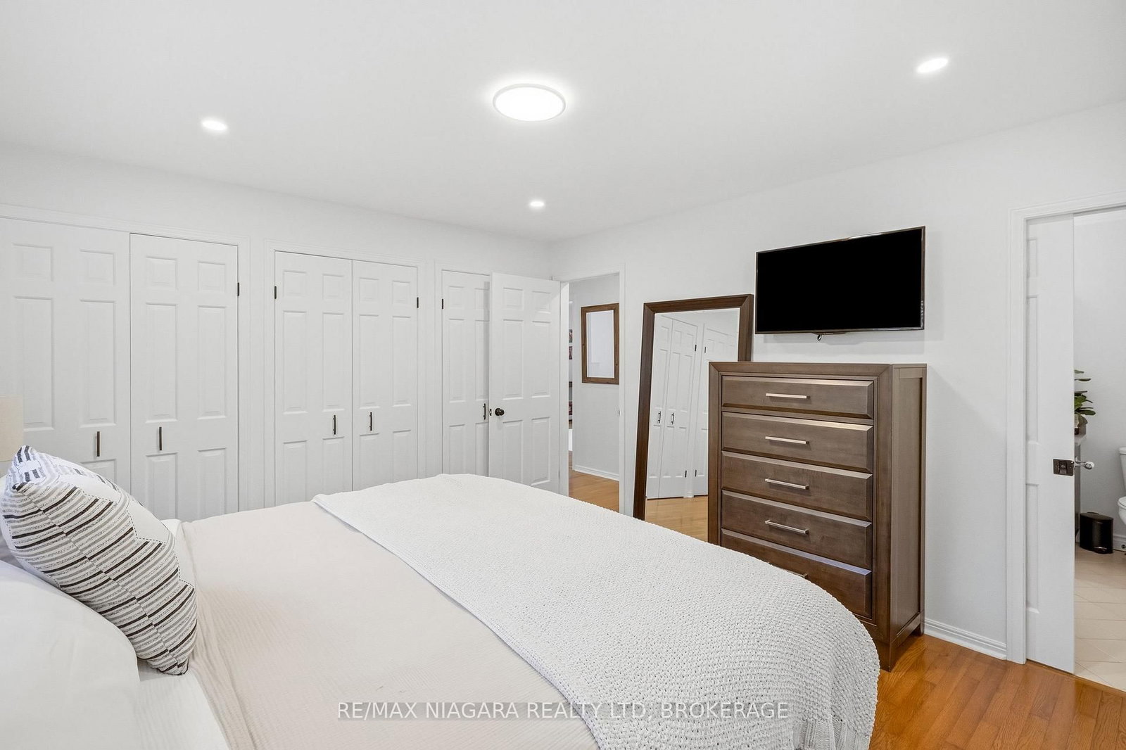 25 Berkhout Terrace • Pelham, ON photo 24