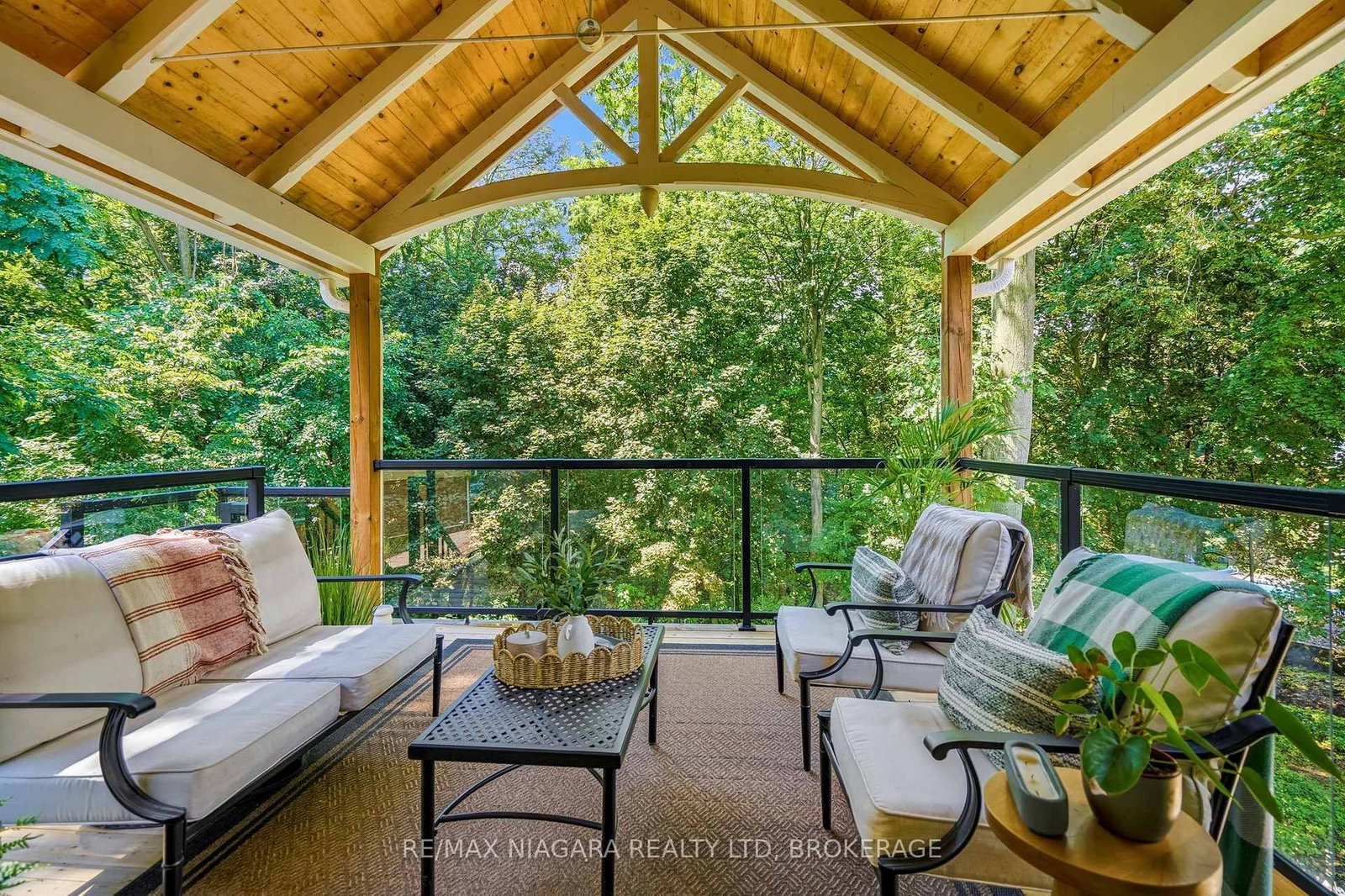 25 Berkhout Terrace • Pelham, ON photo 37