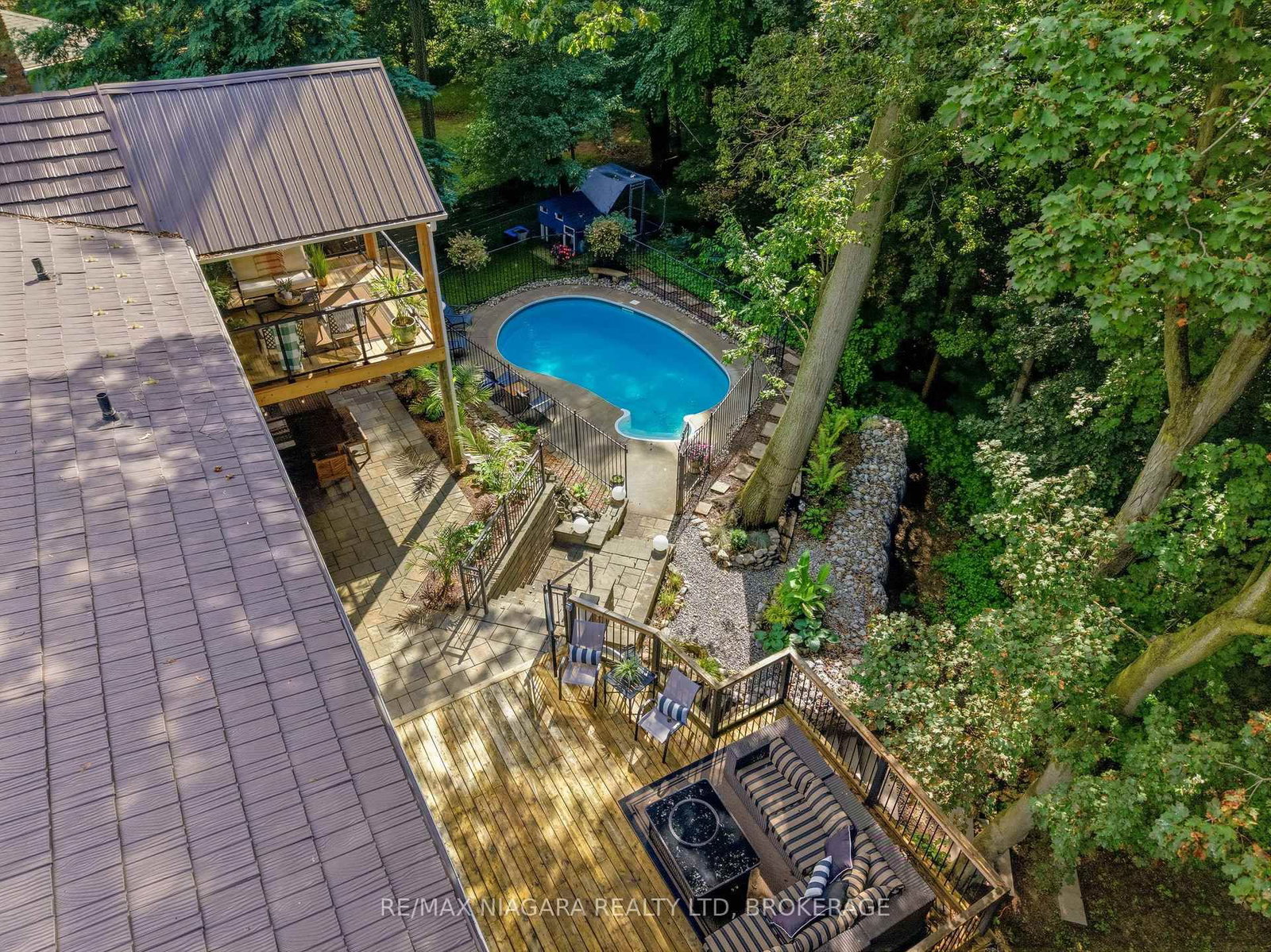 25 Berkhout Terrace • Pelham, ON photo 9