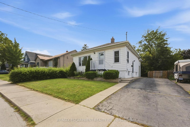 22 David Avenue