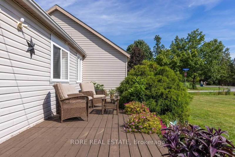 223 Bernard Ave photo 5