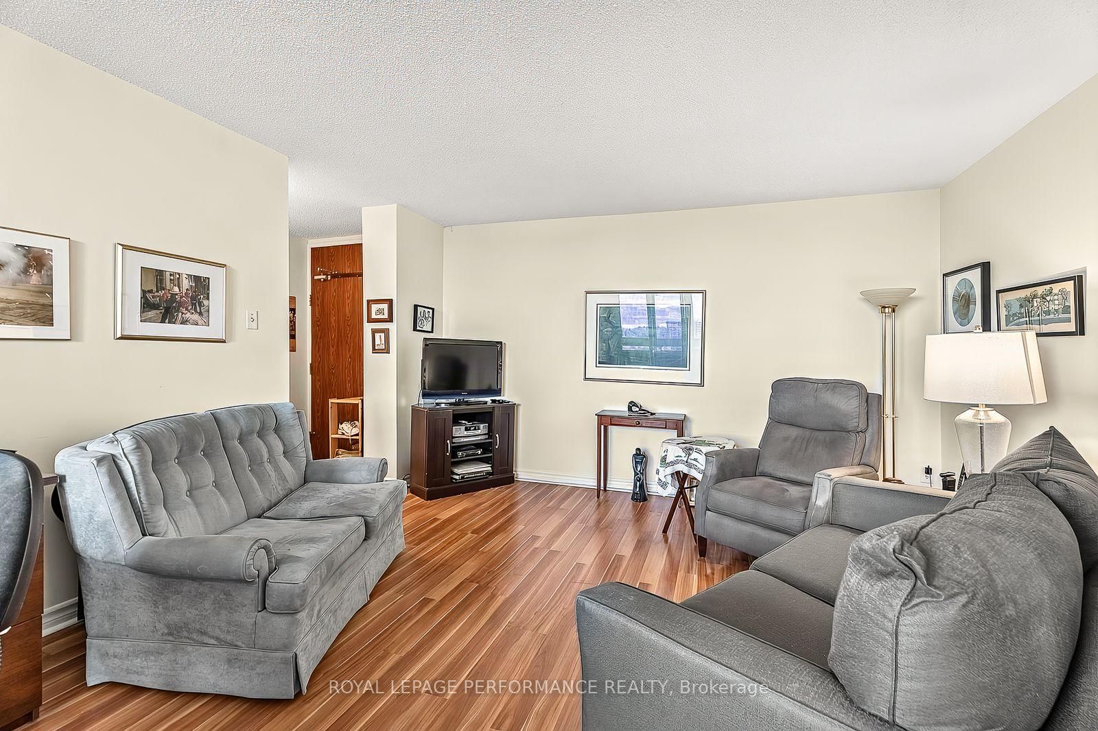 2000 Jasmine Crescent • #1406 • Ottawa, ON photo 15