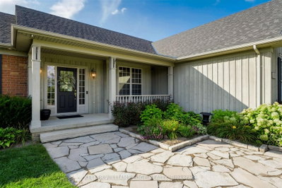 55 Karendale Court • Hamilton, ON photo 5