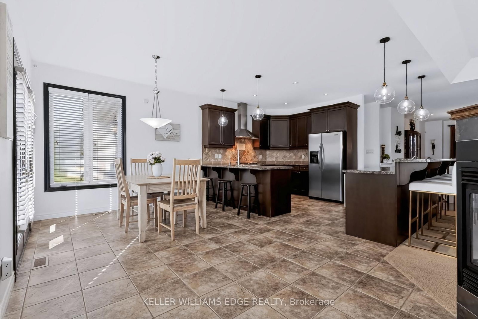 55 Karendale Court • Hamilton, ON photo 8