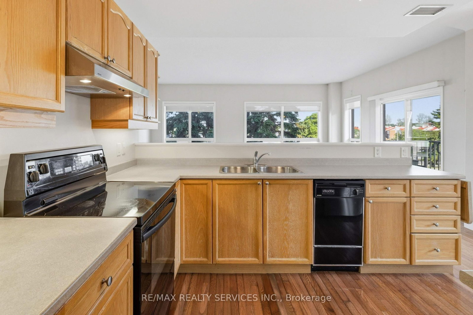 350 Wellington Street • #212 • Kingston, ON photo 17