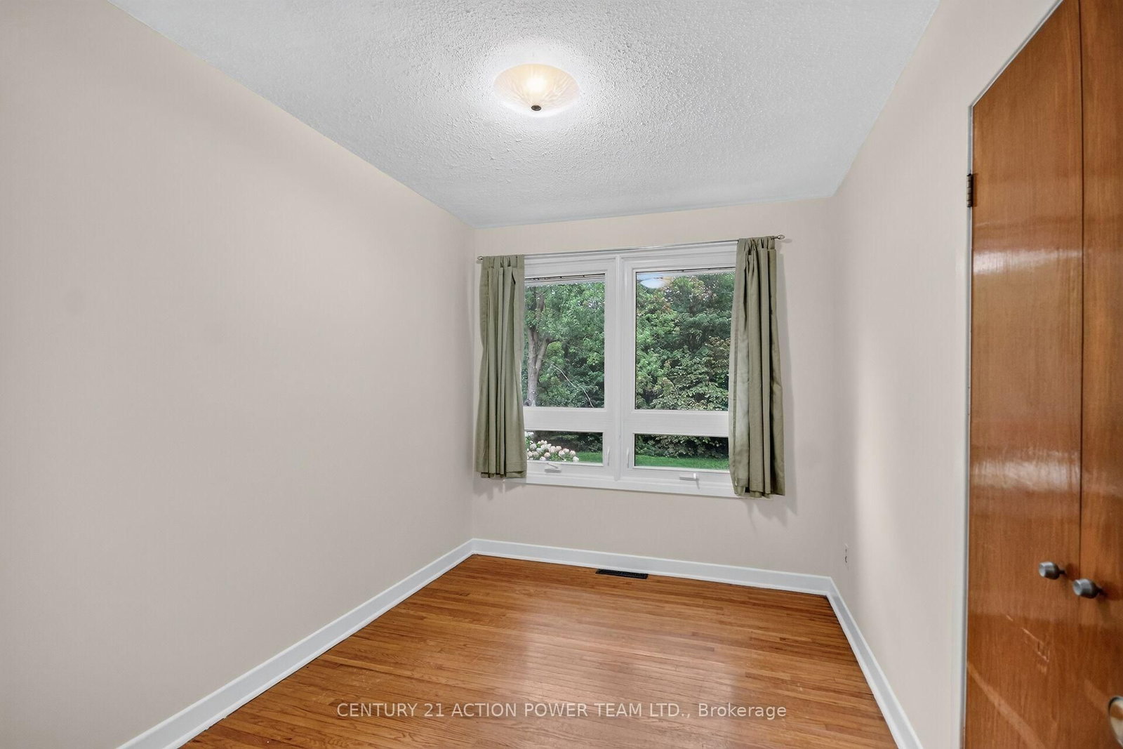 8431 Victoria Street • Metcalfe, ON photo 20