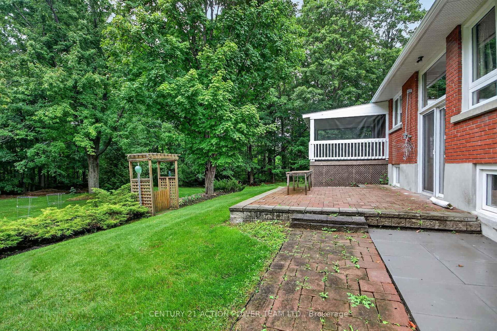 8431 Victoria Street • Metcalfe, ON photo 40