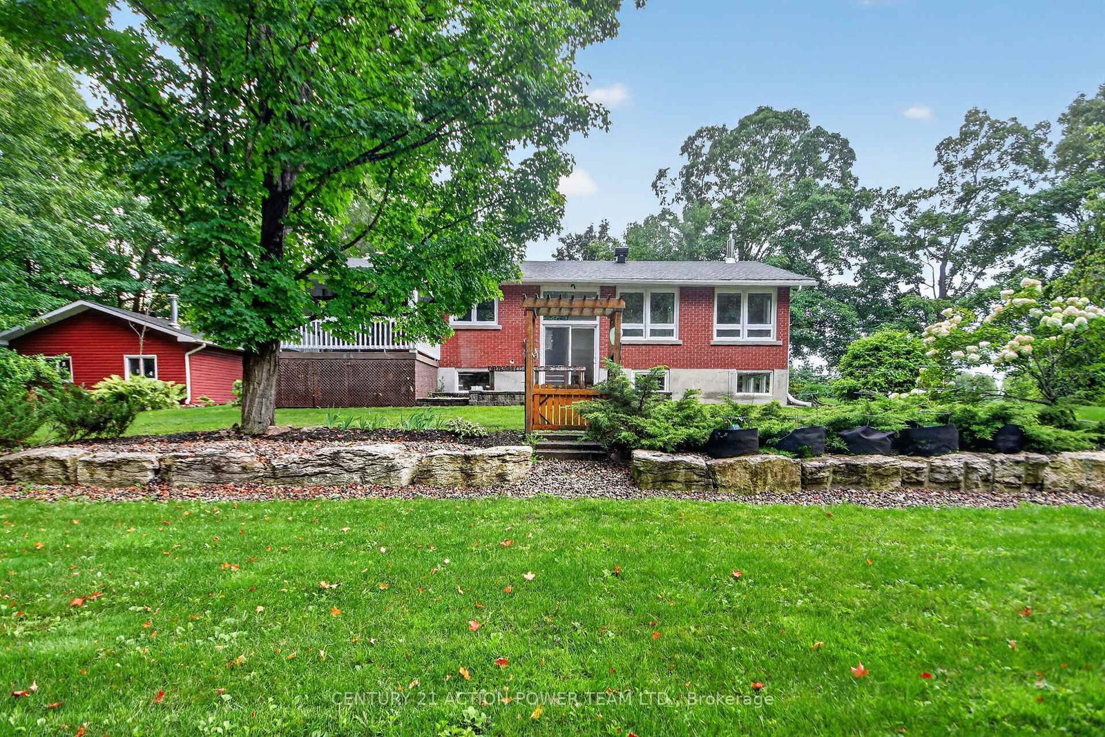 8431 Victoria Street • Metcalfe, ON photo 5