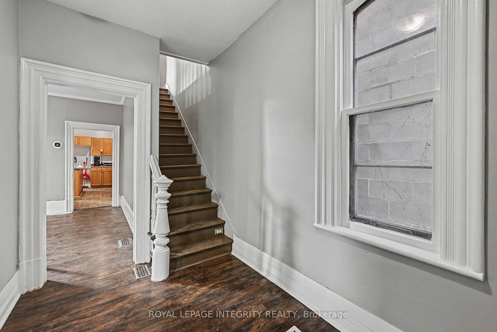 42 Elmsley Street S • Smiths Falls, ON photo 4