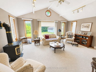 127 Bridge Street W • Bancroft, ON photo 4