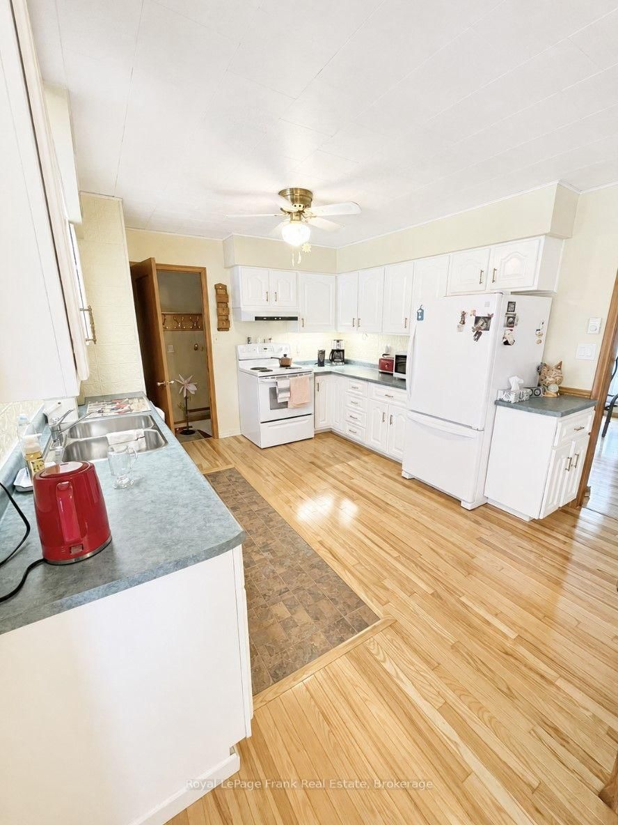 127 Bridge Street W • Bancroft, ON photo 8