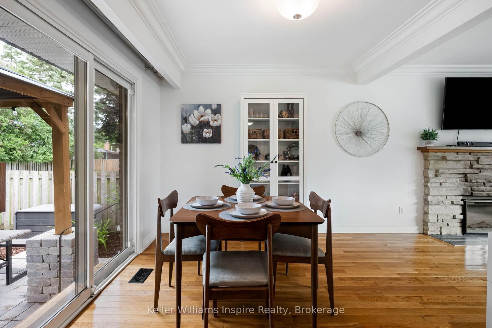 14 CHELTONWOOD AVE. • Guelph, ON photo 5