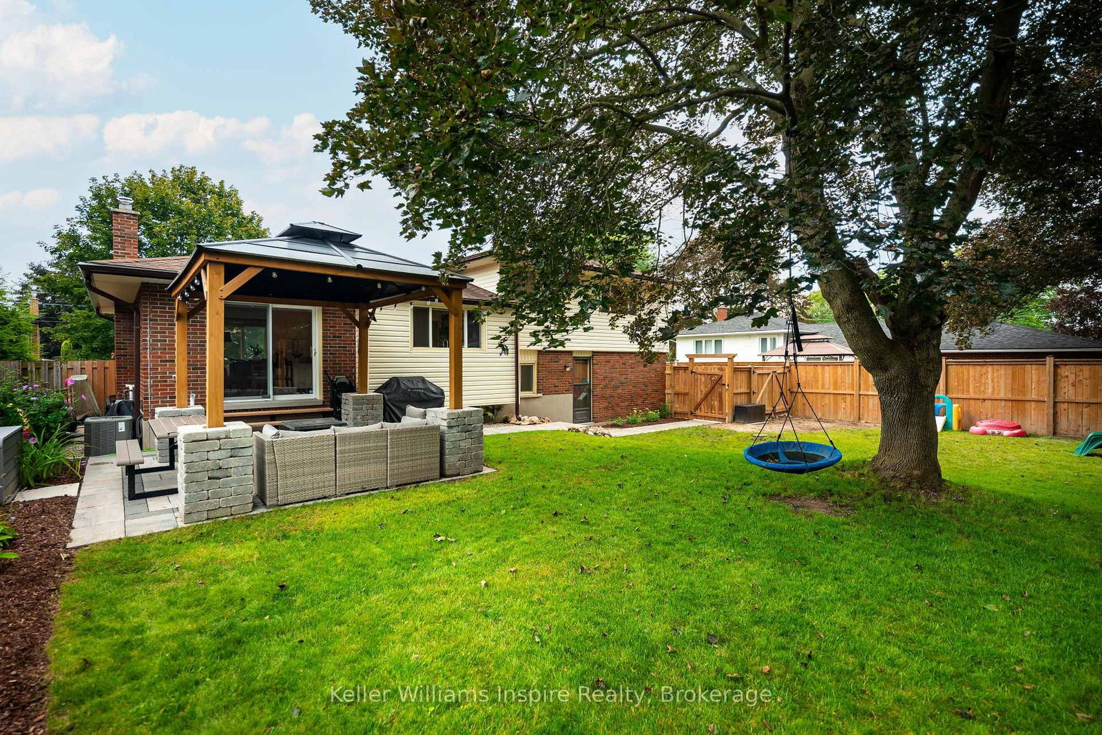 14 CHELTONWOOD AVE. • Guelph, ON photo 6
