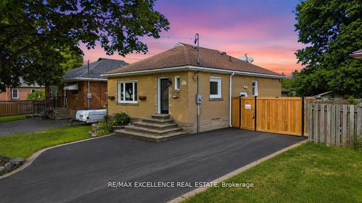 627 Upper Sherman Avenue • Hamilton, ON photo 2