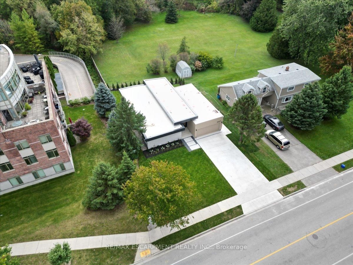 3207 VIVIAN LINE 37 • Stratford, ON photo 43