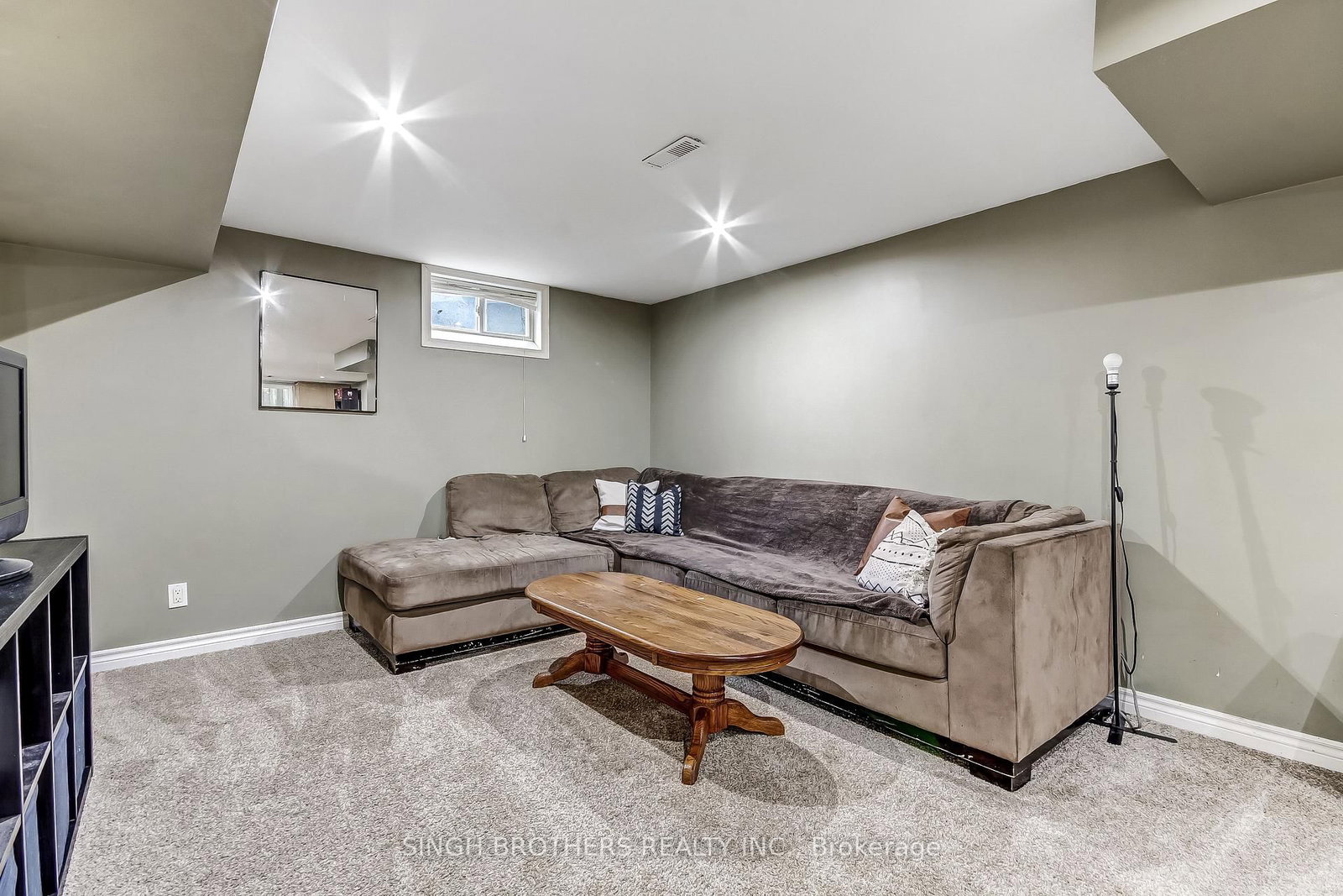 344 Springbank Avenue N • Woodstock, ON photo 14