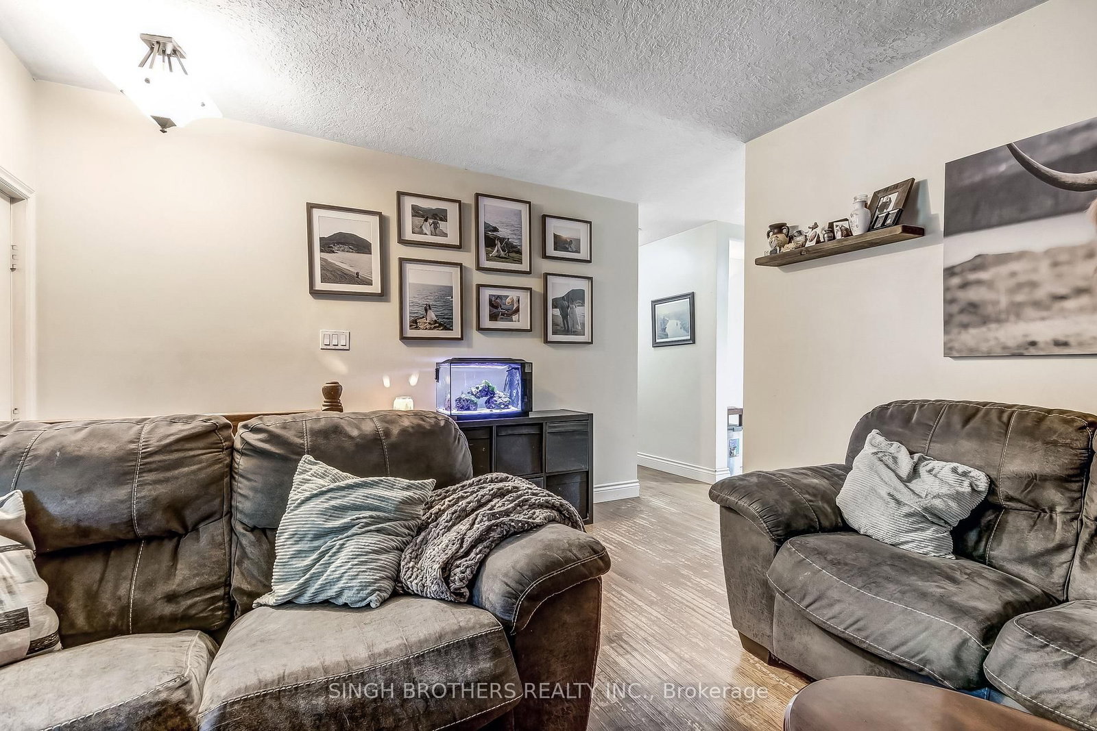 344 Springbank Avenue N • Woodstock, ON photo 2
