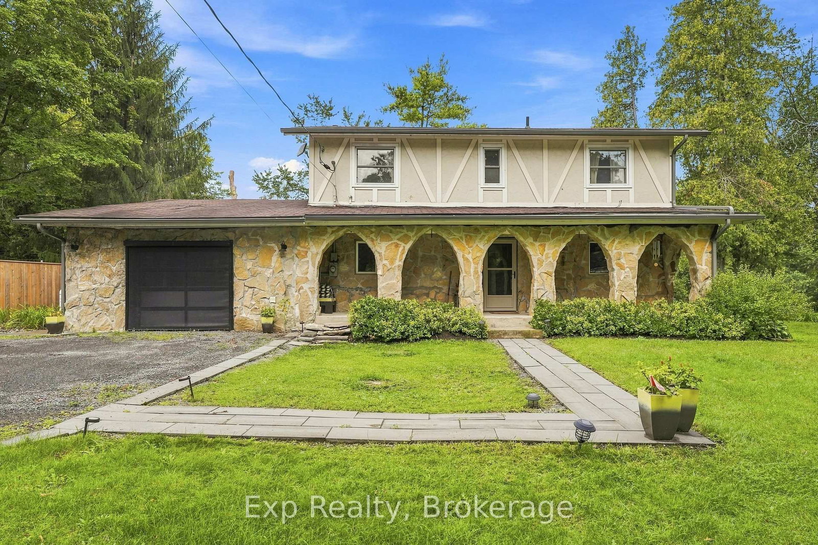 587 Scuttlehole Road • Belleville, ON photo 2