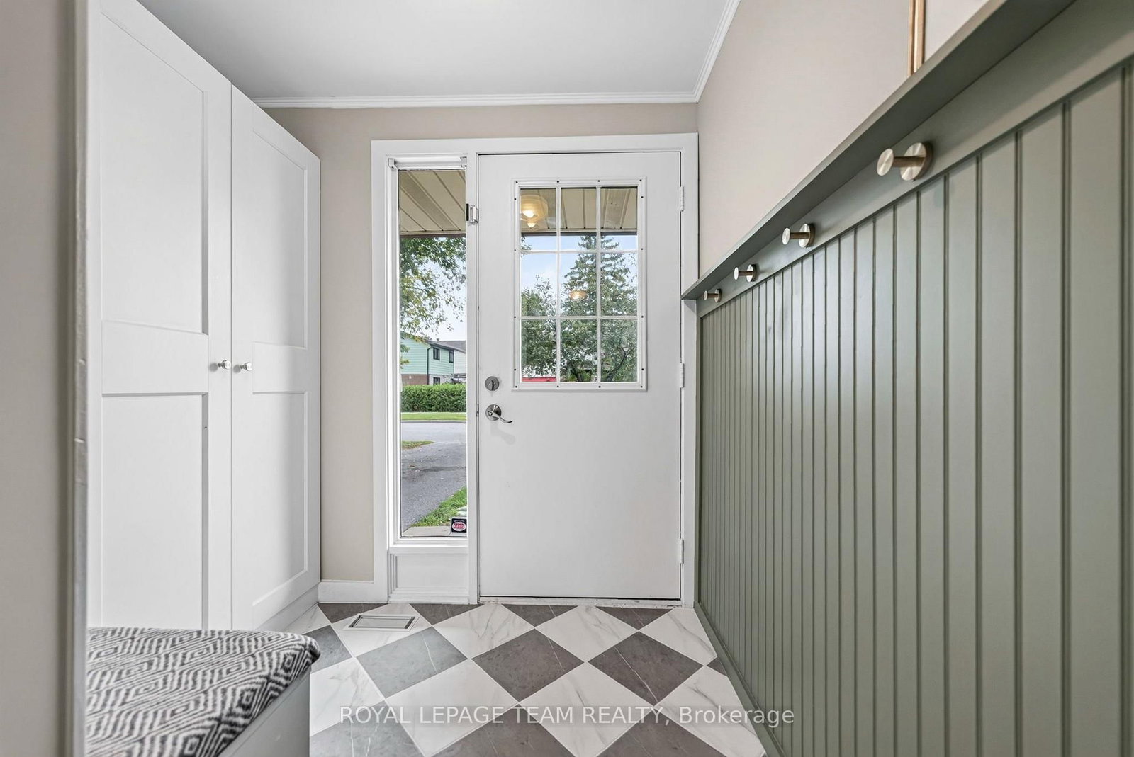 2333 Cotters Crescent • Ottawa, ON photo 4