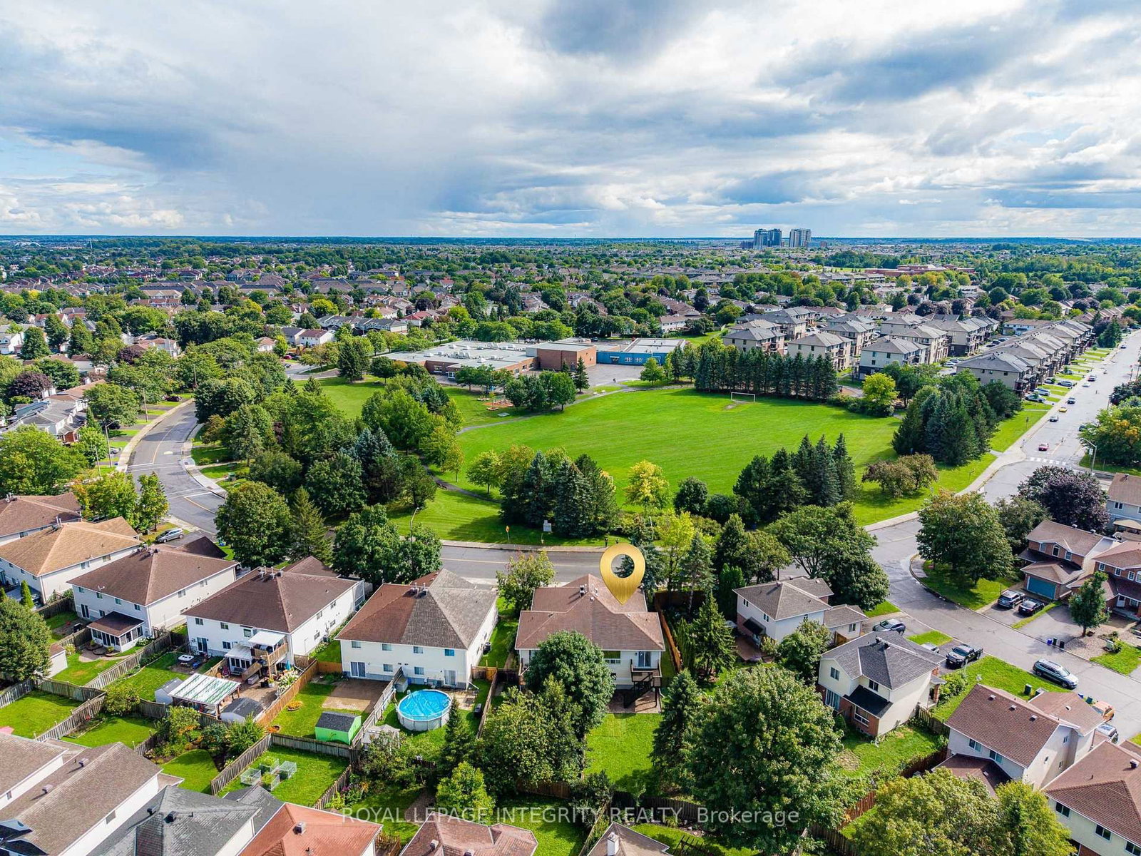 133 Mountshannon Drive • Ottawa, ON photo 2