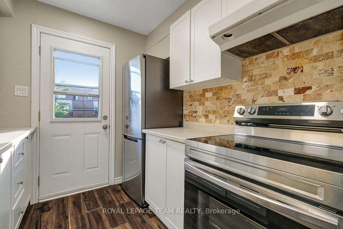 13 Woodvale Green Drive • #100 • Ottawa, ON photo 16