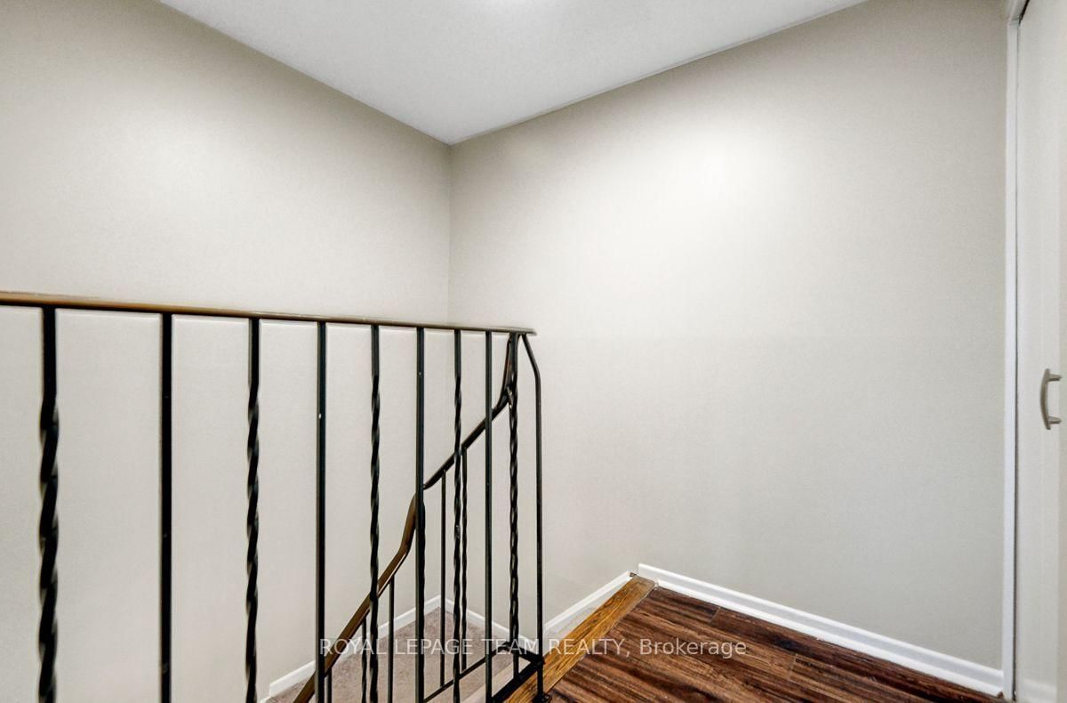 13 Woodvale Green Drive • #100 • Ottawa, ON photo 20