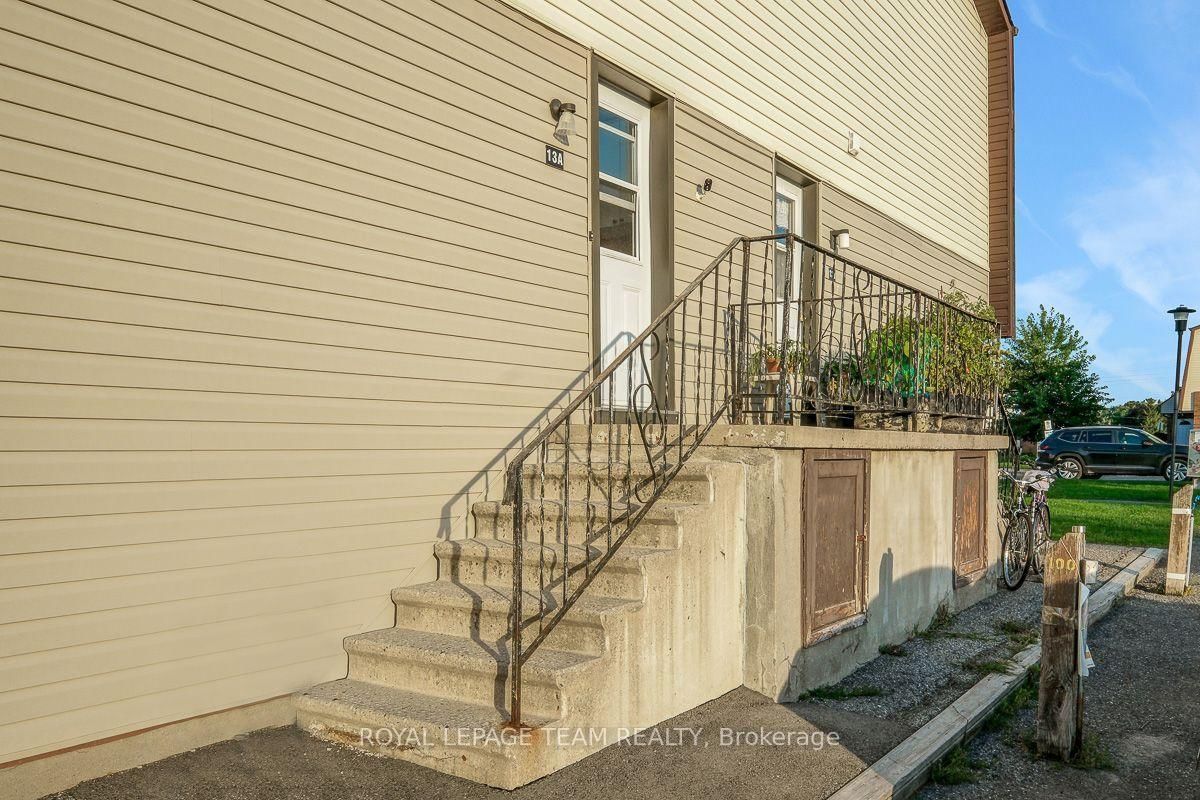 13 Woodvale Green Drive • #100 • Ottawa, ON photo 38