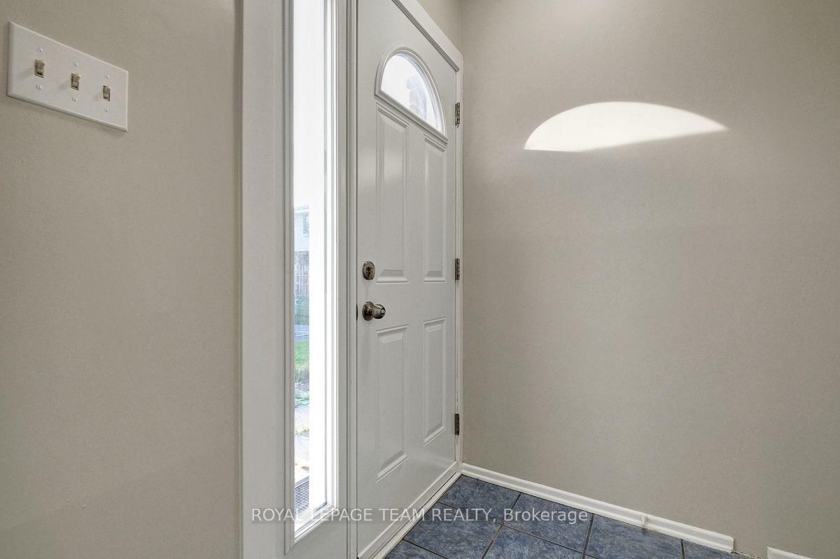 13 Woodvale Green Drive • #100 • Ottawa, ON photo 4