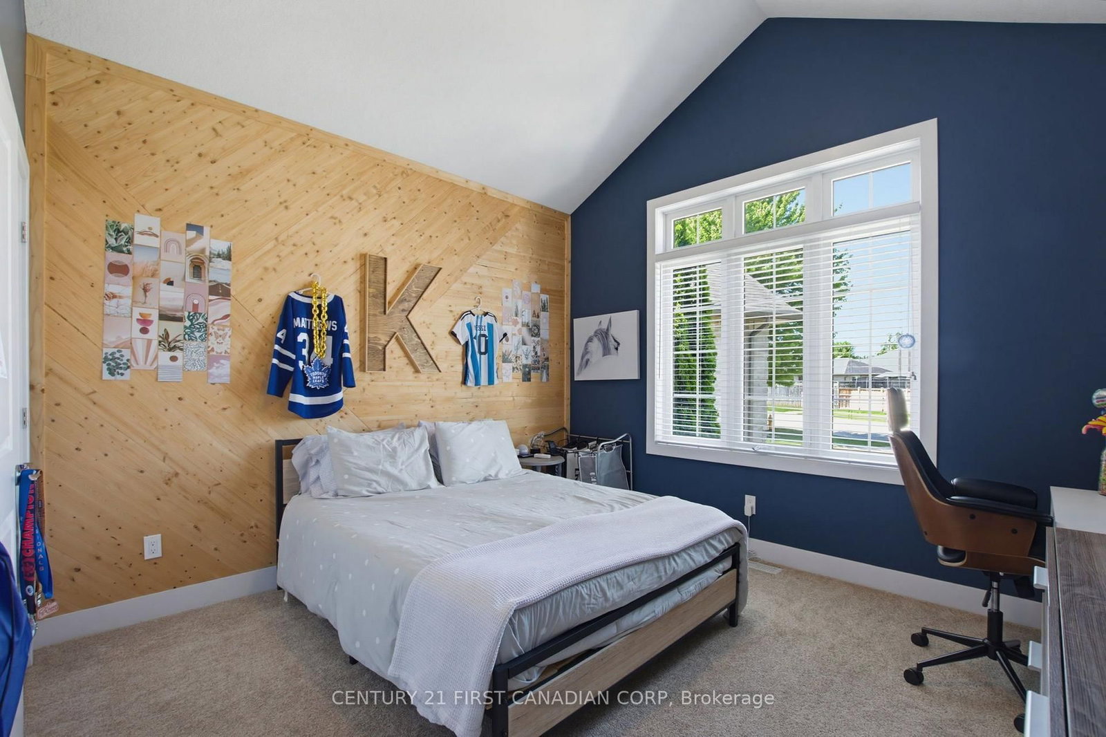 183 Acton Street • Strathroy-Caradoc, ON photo 5