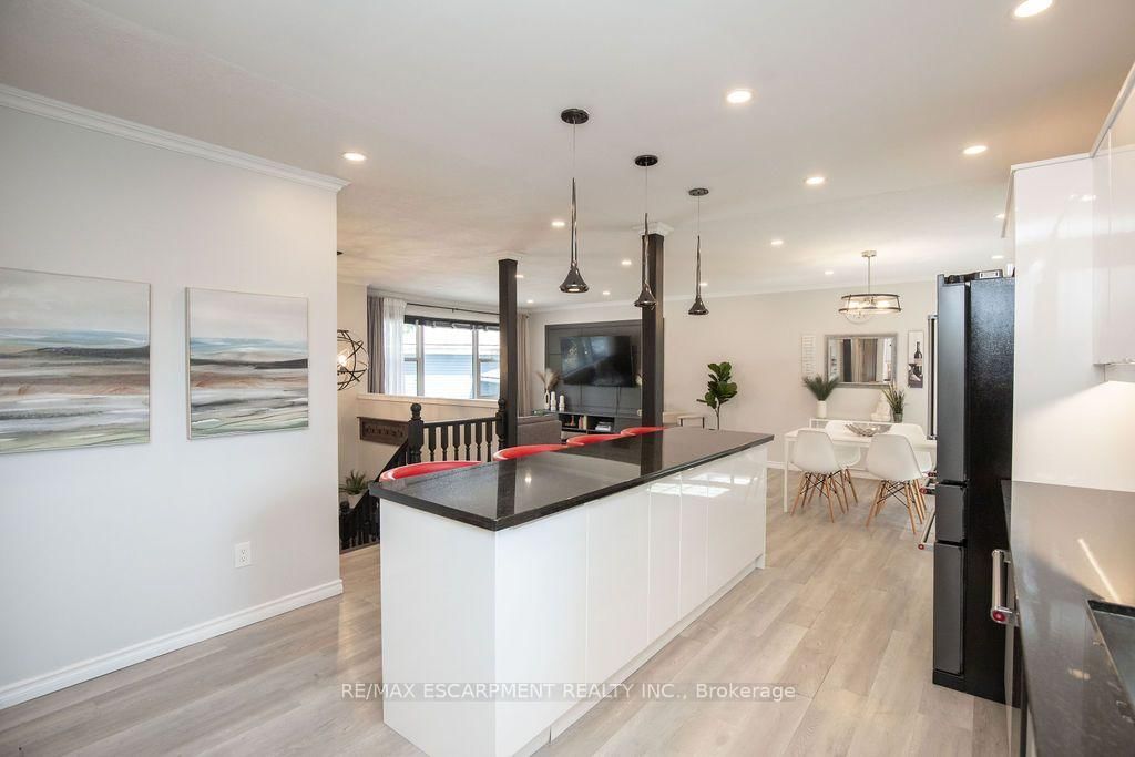57 Valery Court • Hamilton, ON photo 15