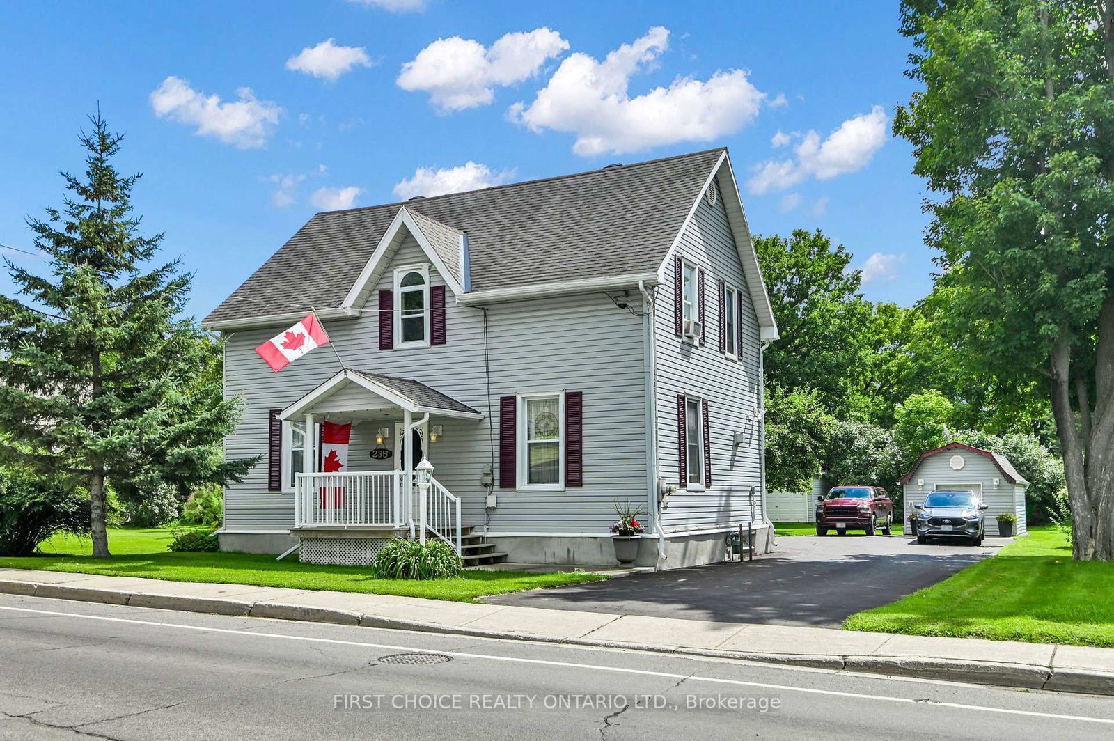 235 Ottawa Street • Almonte, ON photo 2