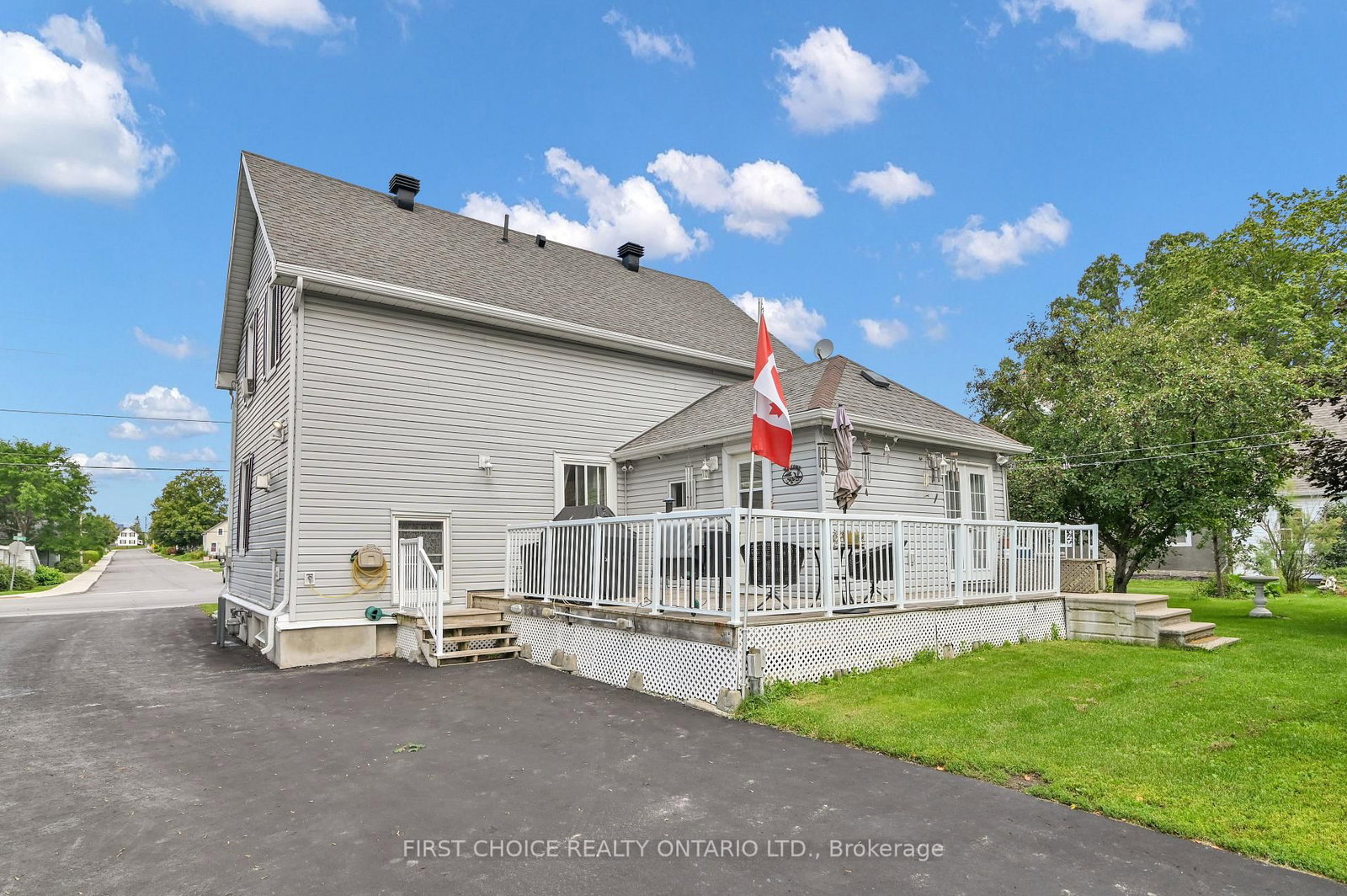 235 Ottawa Street • Almonte, ON photo 28