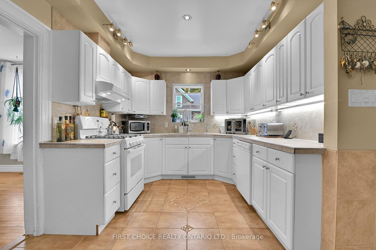 235 Ottawa Street • Almonte, ON photo 8