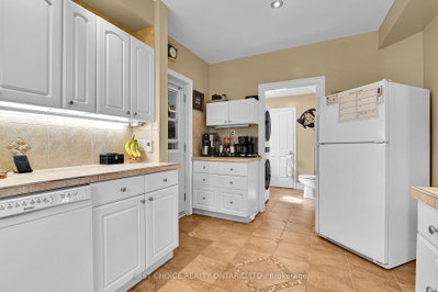 235 Ottawa Street • Almonte, ON photo 9