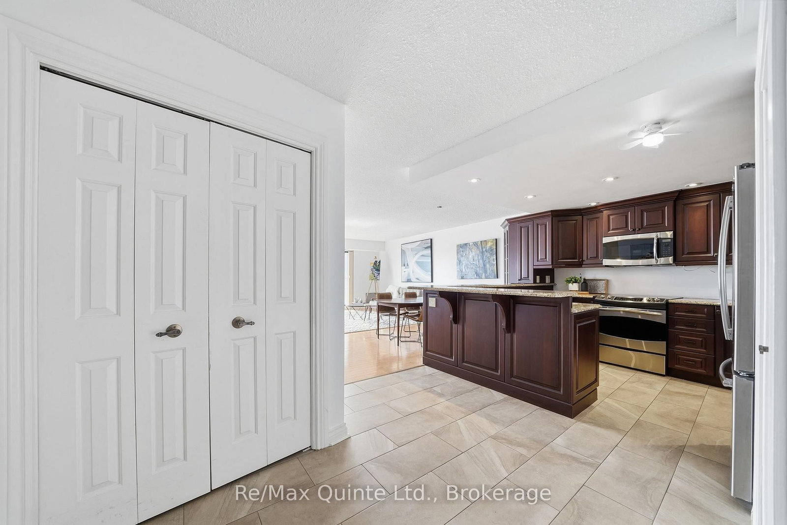 2 SOUTH FRONT Street • #307 • Belleville, ON photo 16