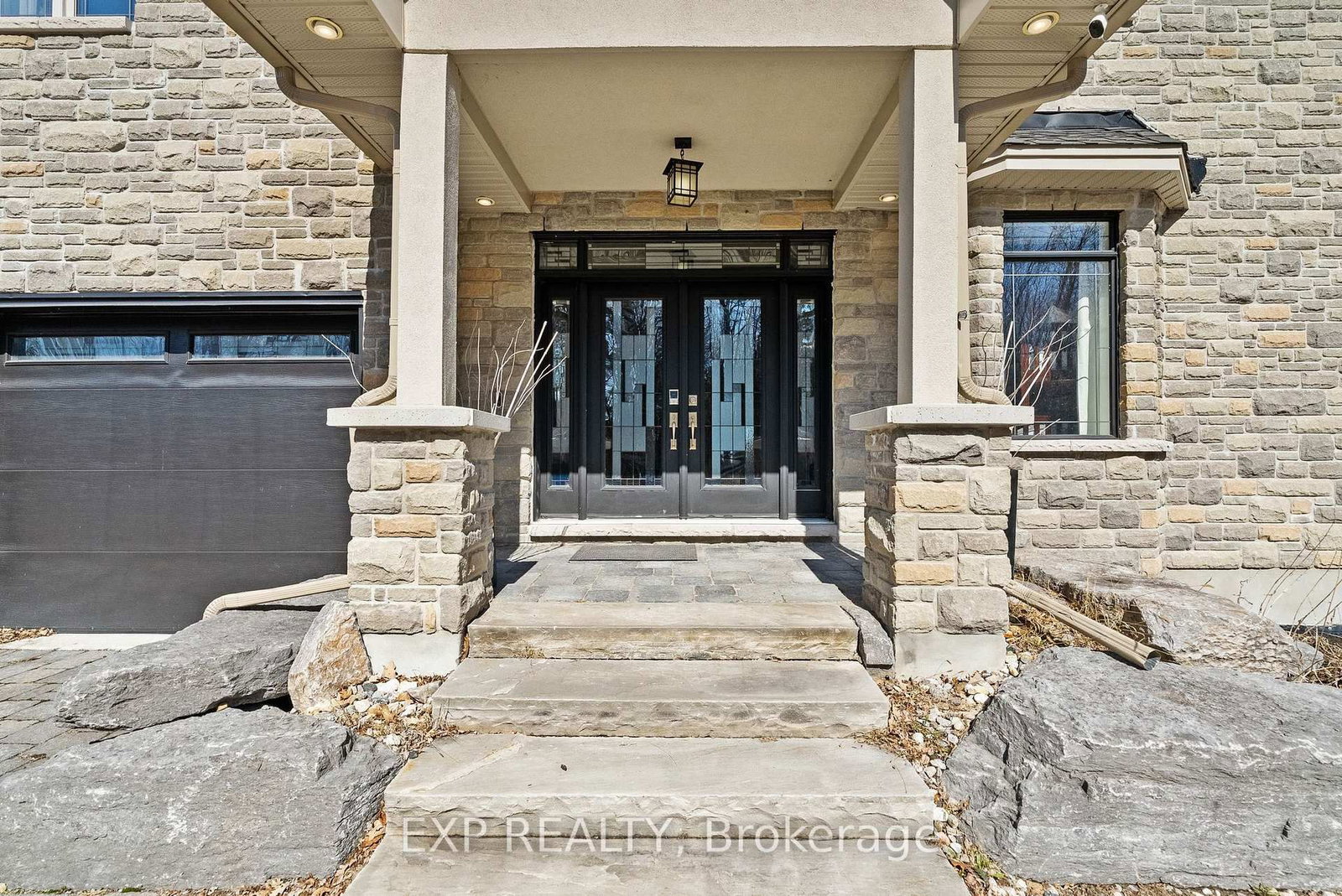 102 Allbirch Road • Ottawa, ON photo 2