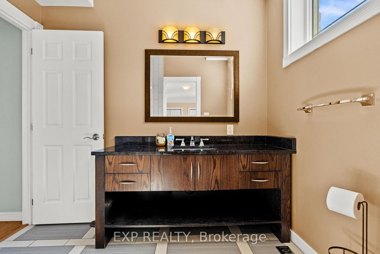 102 Allbirch Road • Ottawa, ON photo 27